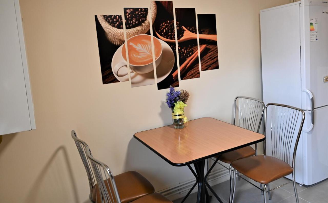 Marin Hotel Apartment Braşov Extérieur photo